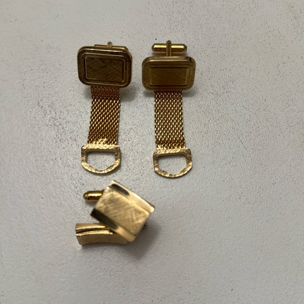 2 Sets Of vintage Cufflinks